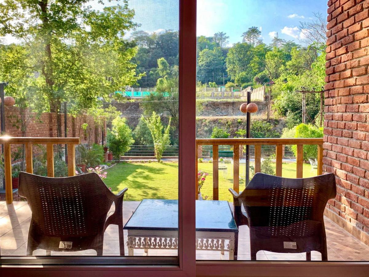 فندق دهرادونفي  The River S Edge Farm المظهر الخارجي الصورة